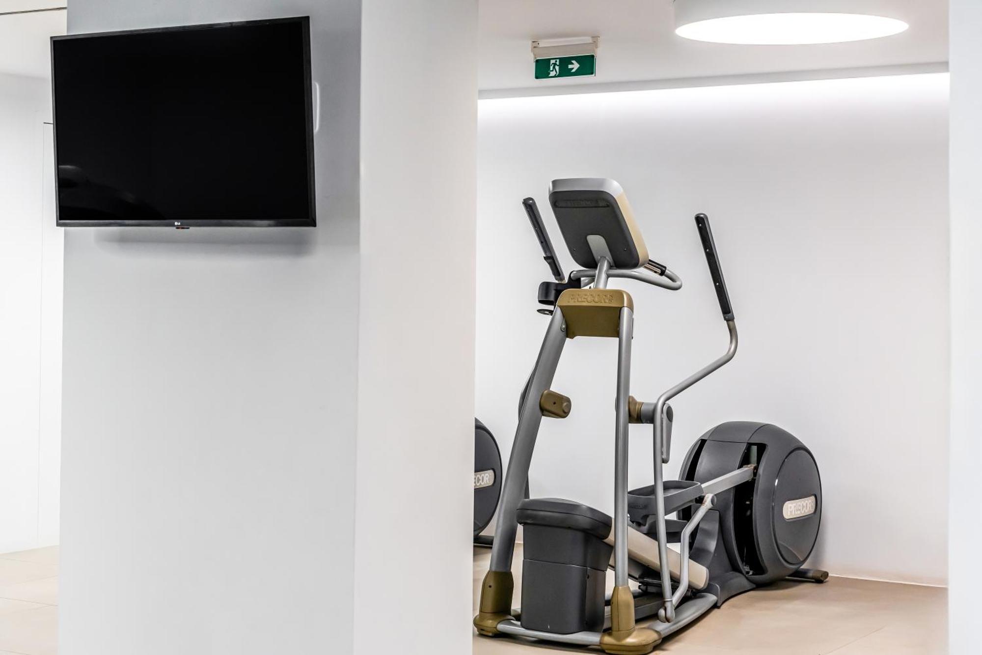 Orama Hotel & Spa Fira  Ngoại thất bức ảnh A cross trainer