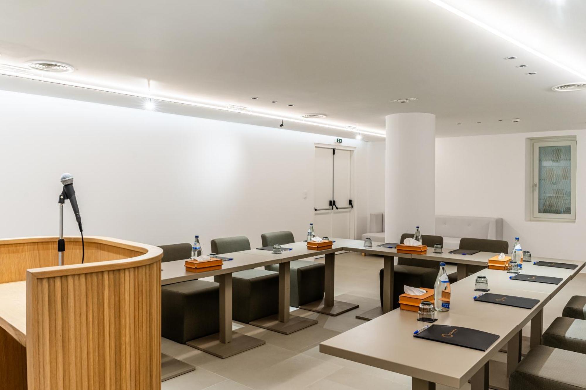 Orama Hotel & Spa Fira  Ngoại thất bức ảnh The conference room of the European University Institute