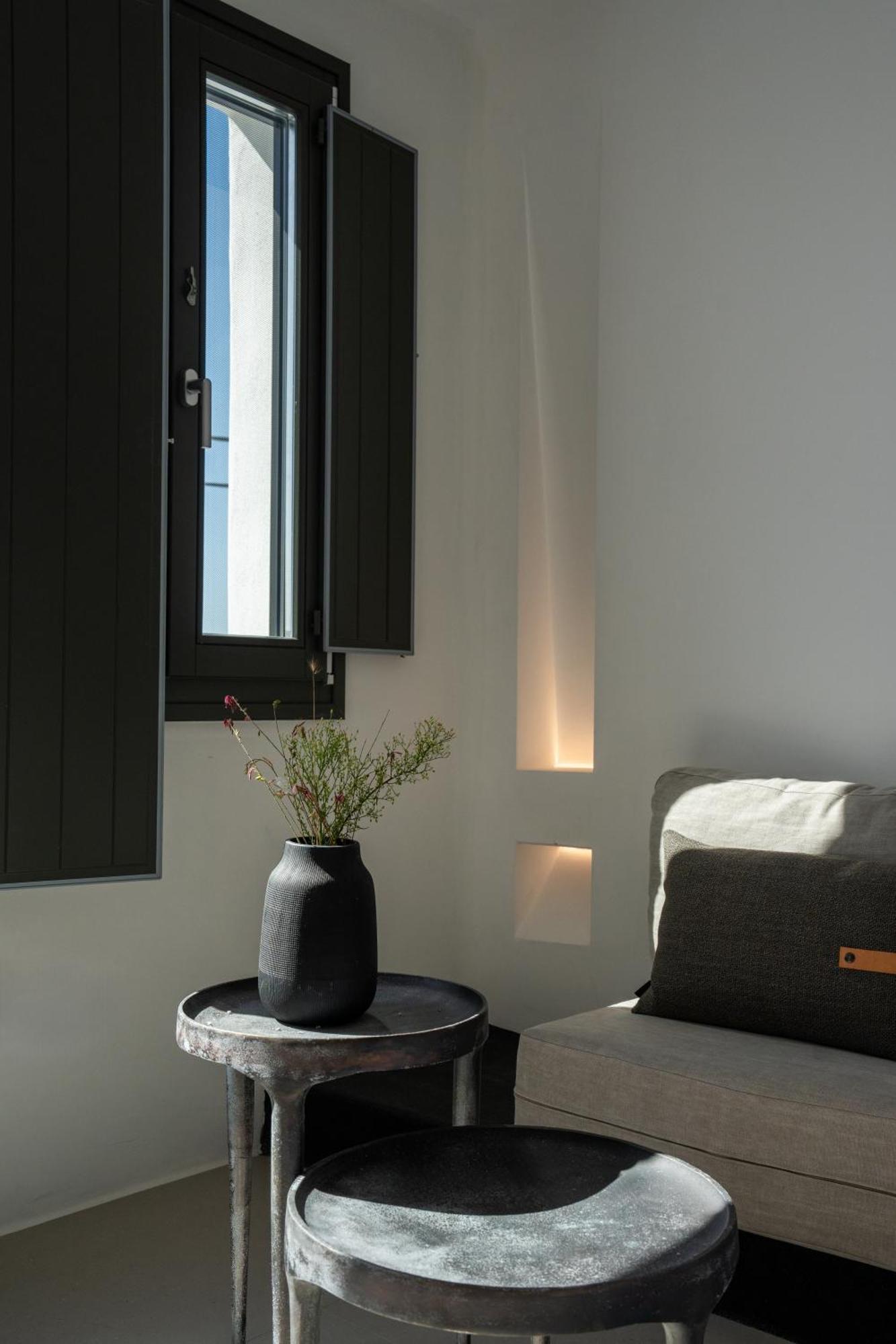 Orama Hotel & Spa Fira  Ngoại thất bức ảnh A room at the hotel